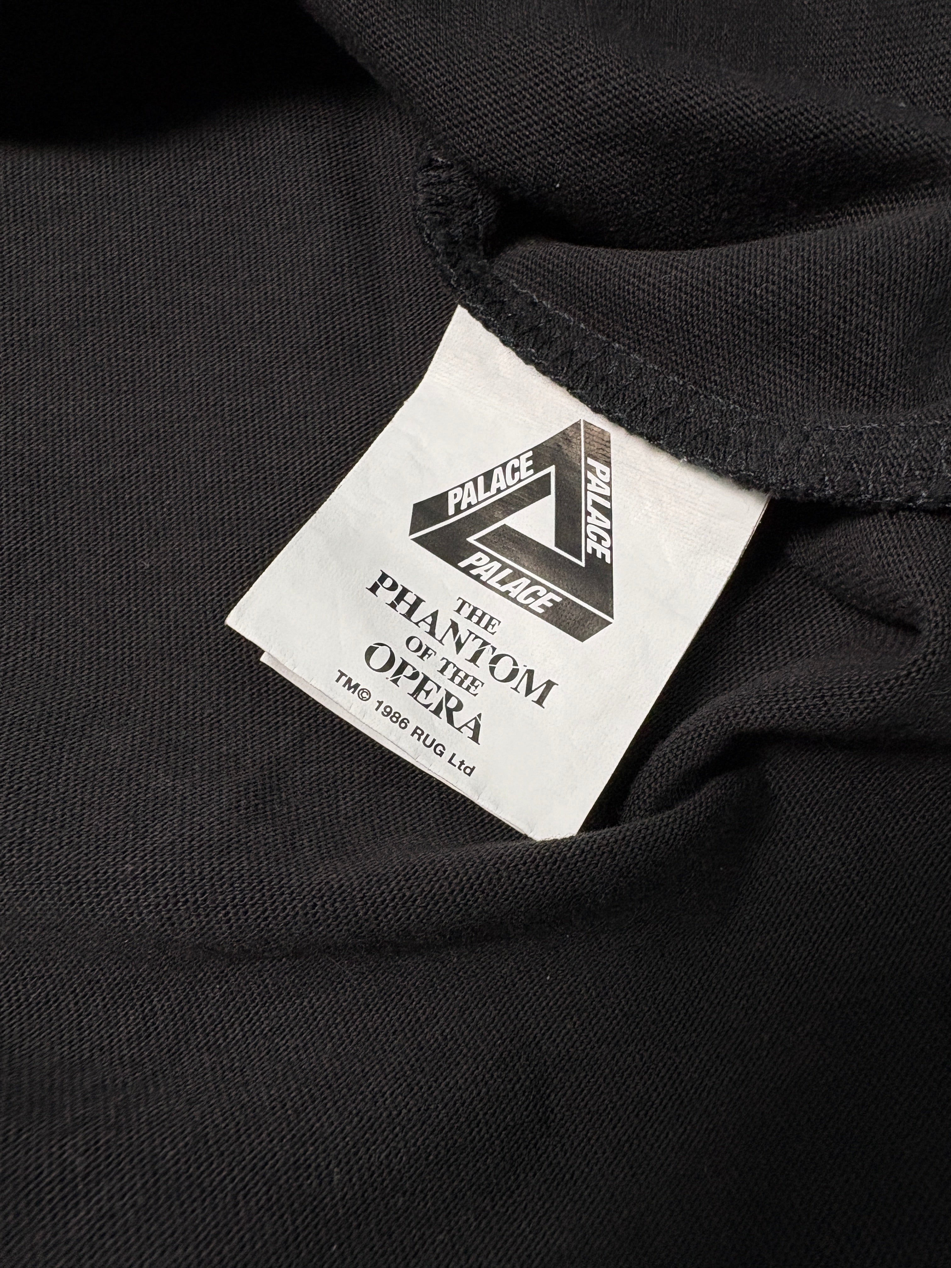Palace 'Phantom of the Opera' Graphic Tee – Black – Gr. M (10/10 Zustand)