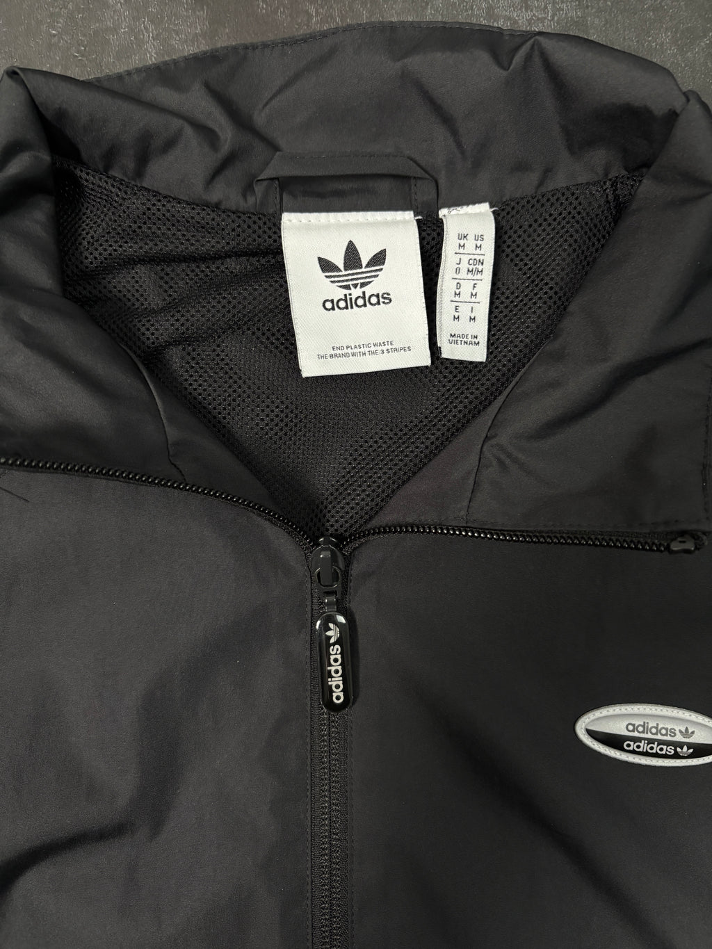 adidas Originals Vintage Track Jacket – Black & Yellow (Archive Tech Look) – Gr. M
