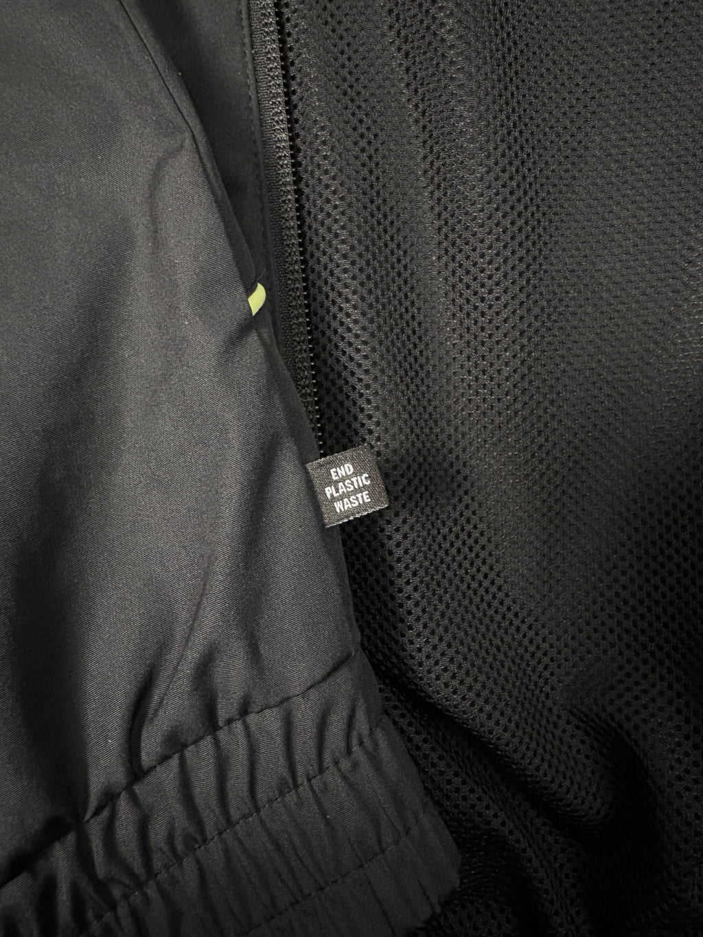 adidas Originals Vintage Track Jacket – Black & Yellow (Archive Tech Look) – Gr. M