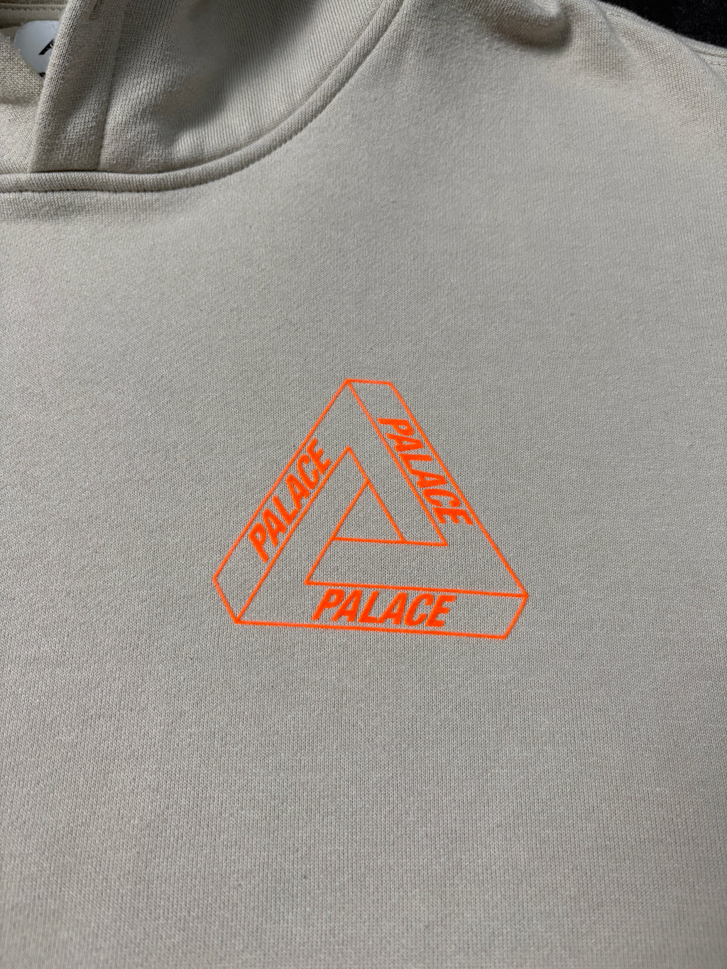 Palace Skateboards Tri-Ferg Hoodie – Cream & Orange – Iconic Logo – Gr. M