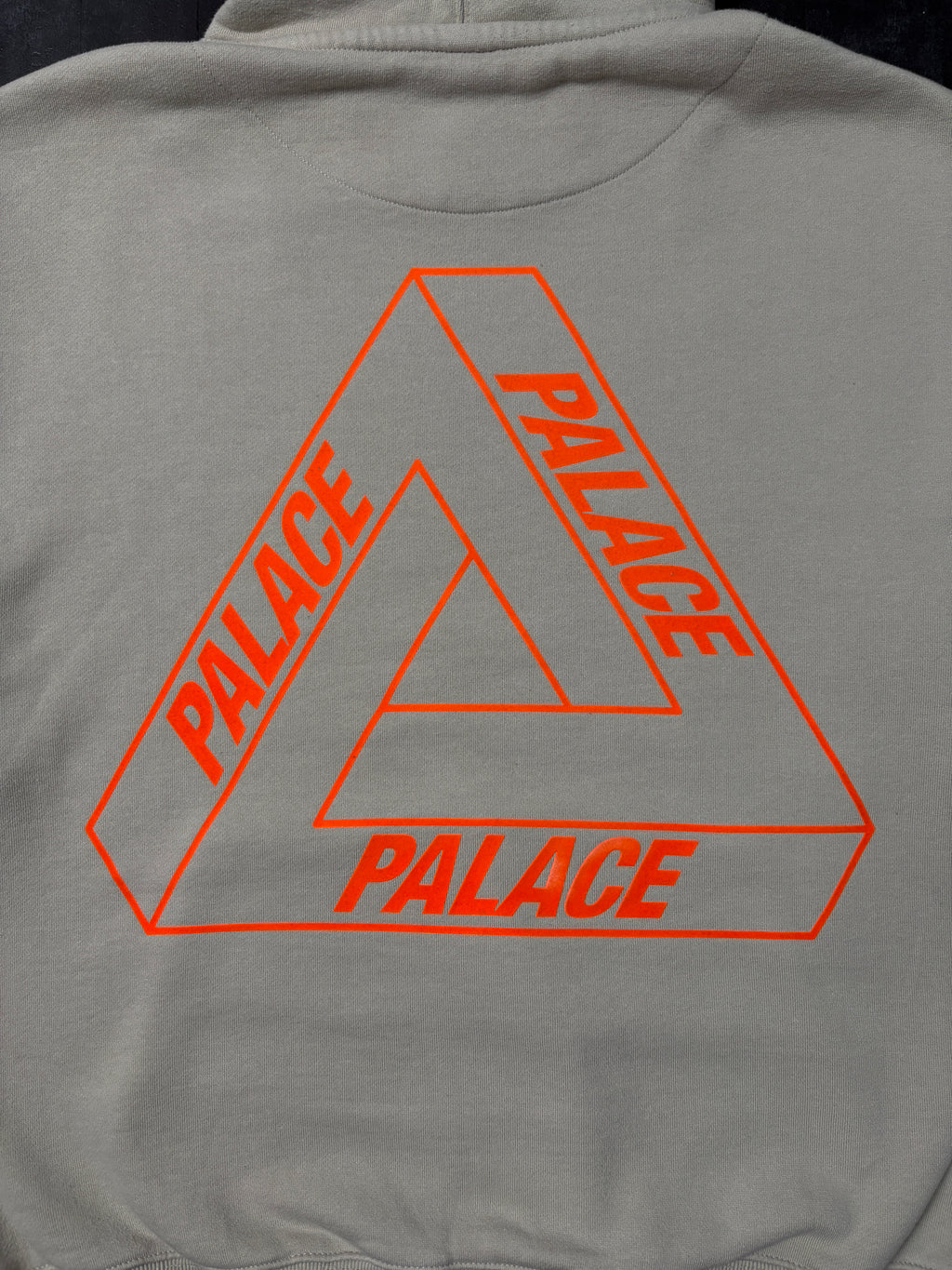 Palace Skateboards Tri-Ferg Hoodie – Cream & Orange – Iconic Logo – Gr. M